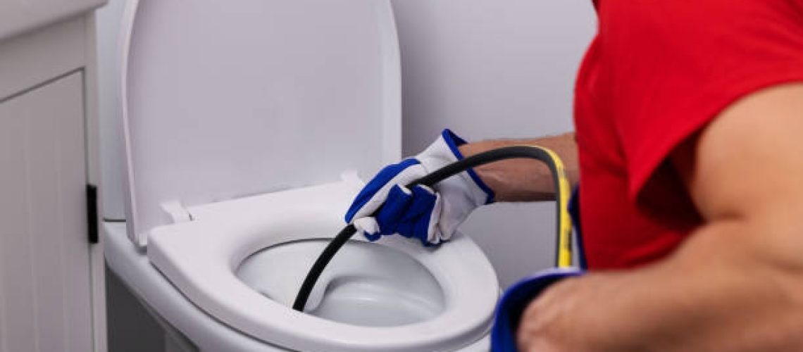 8 maneiras de desentupir seu vaso sanitário sem um desentupidor